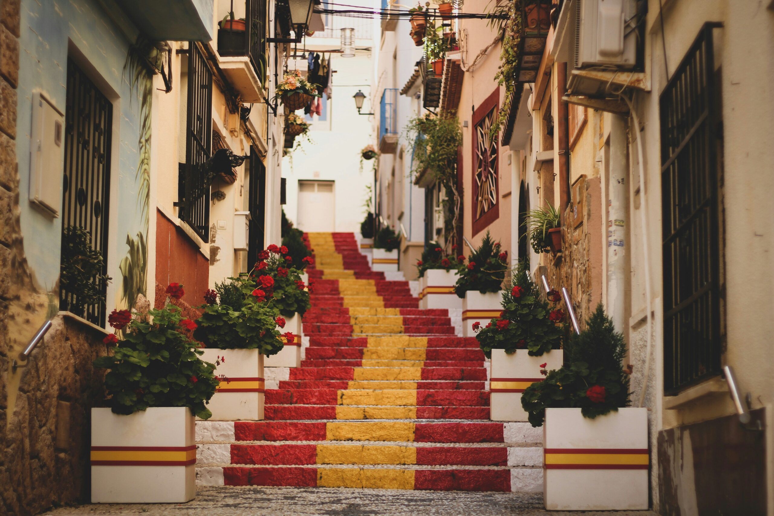 Buying Property in Spain: A Swedish Buyer’s Guide to Mortgages, Moving ...